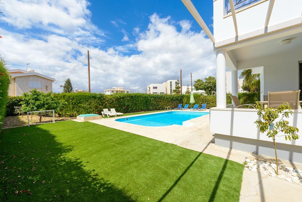 Merab Center Villas Agia Napa Quarto foto